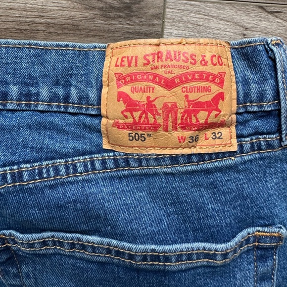 LEVI’S 505 REGULAR FIT MEN'S JEANS Size 36 x 32 NWT - Picture 3 of 13